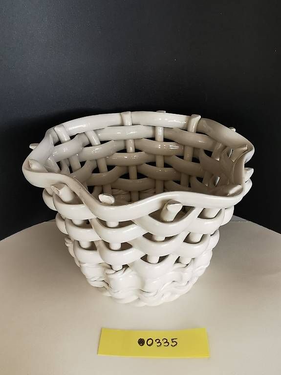 Vasi per fiori: Cachepot - Keramik-Pflanztopf mit Korbgeflecht-Muster – Usato da Dübendorf venduto da aschiduebendorf 4