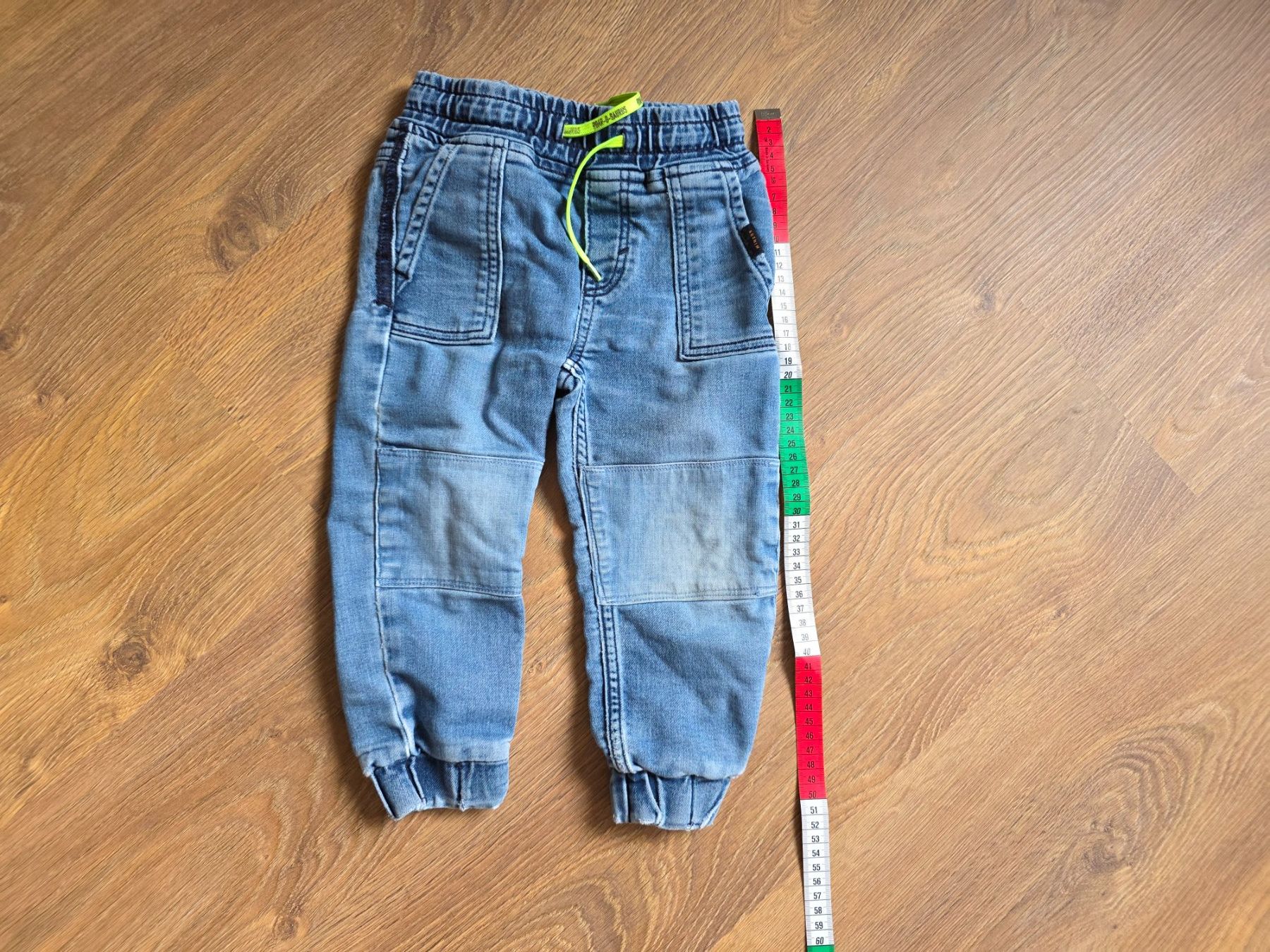 Pantaloni: Jeans, Hose Gr. 98 - zum Austragen – Usato da Nebikon venduto da Japostyle