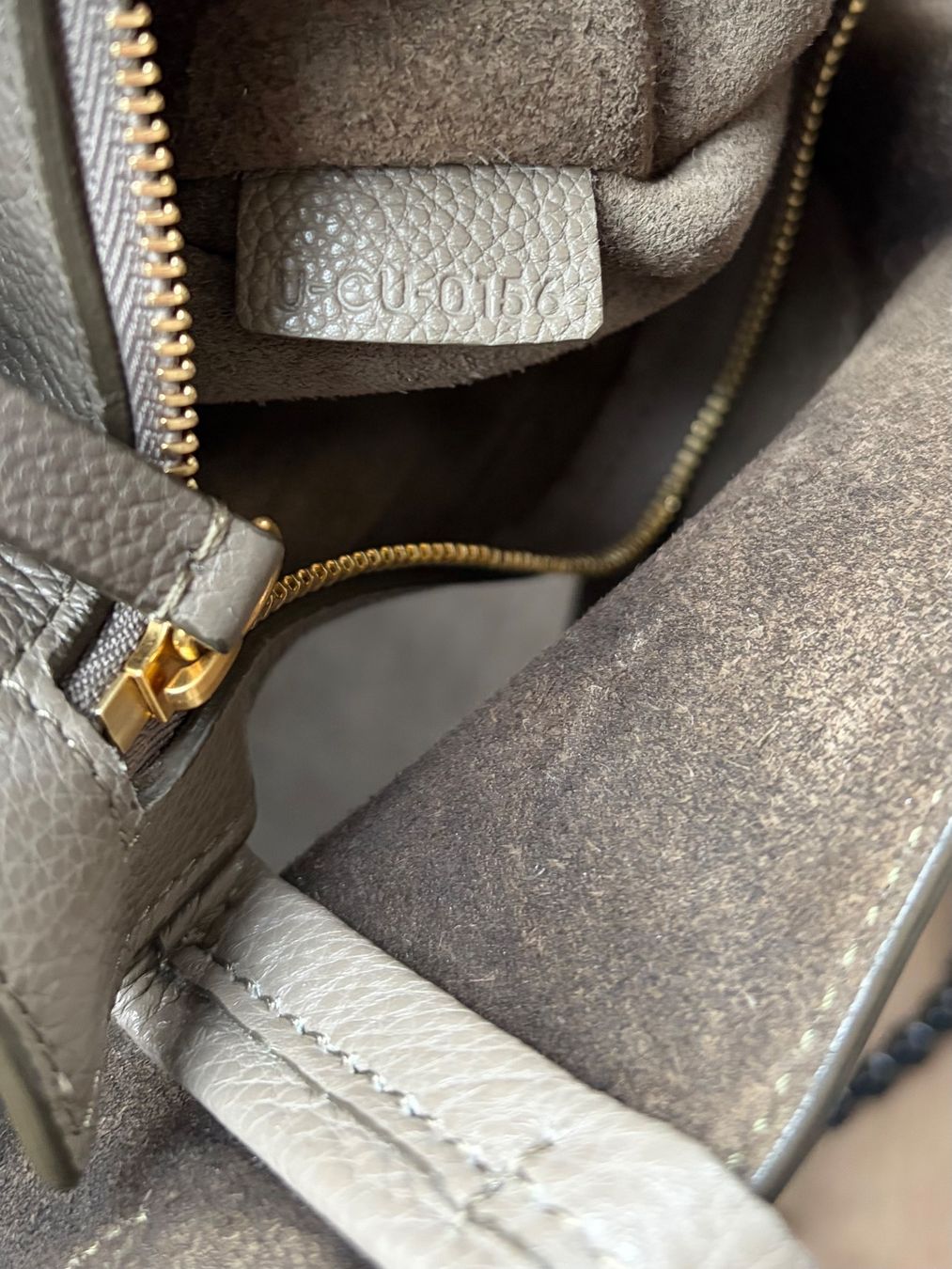 Celine Borse da donna: Céline Phantom Cabas small Taupe – Usato da Wädenswil venduto da quattromic 8
