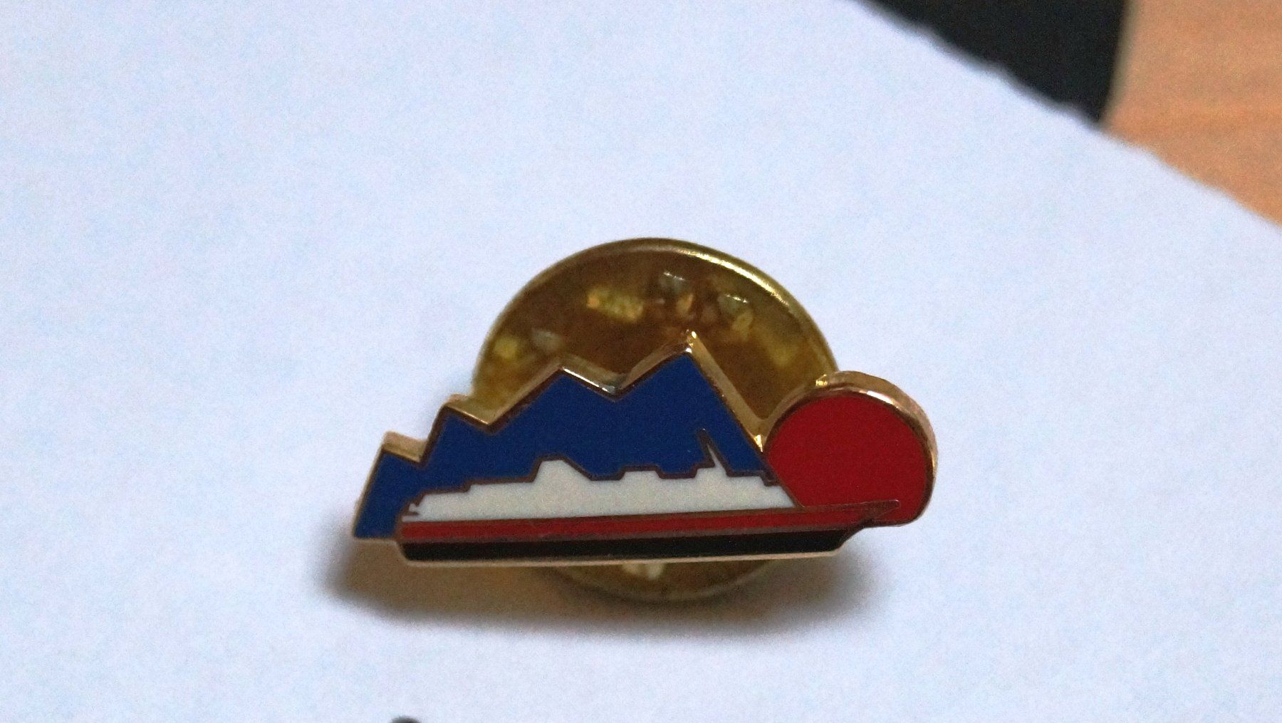 Placchette & Badge: Ansteck-Knopf/Pin Hurtigruten – Nuovo (secondo la descrizione) da Lenk im Simmental venduto da Ruedauph 1