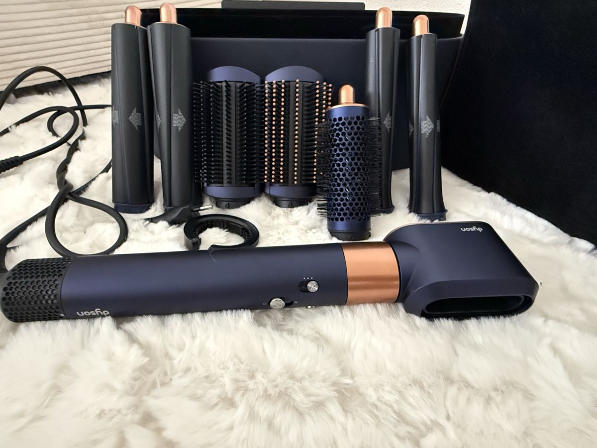 Dyson Sèche-cheveux: Dyson Airwrap Complete Set wie neu – D'occasion à Oberbüren par ste_g6x5 1