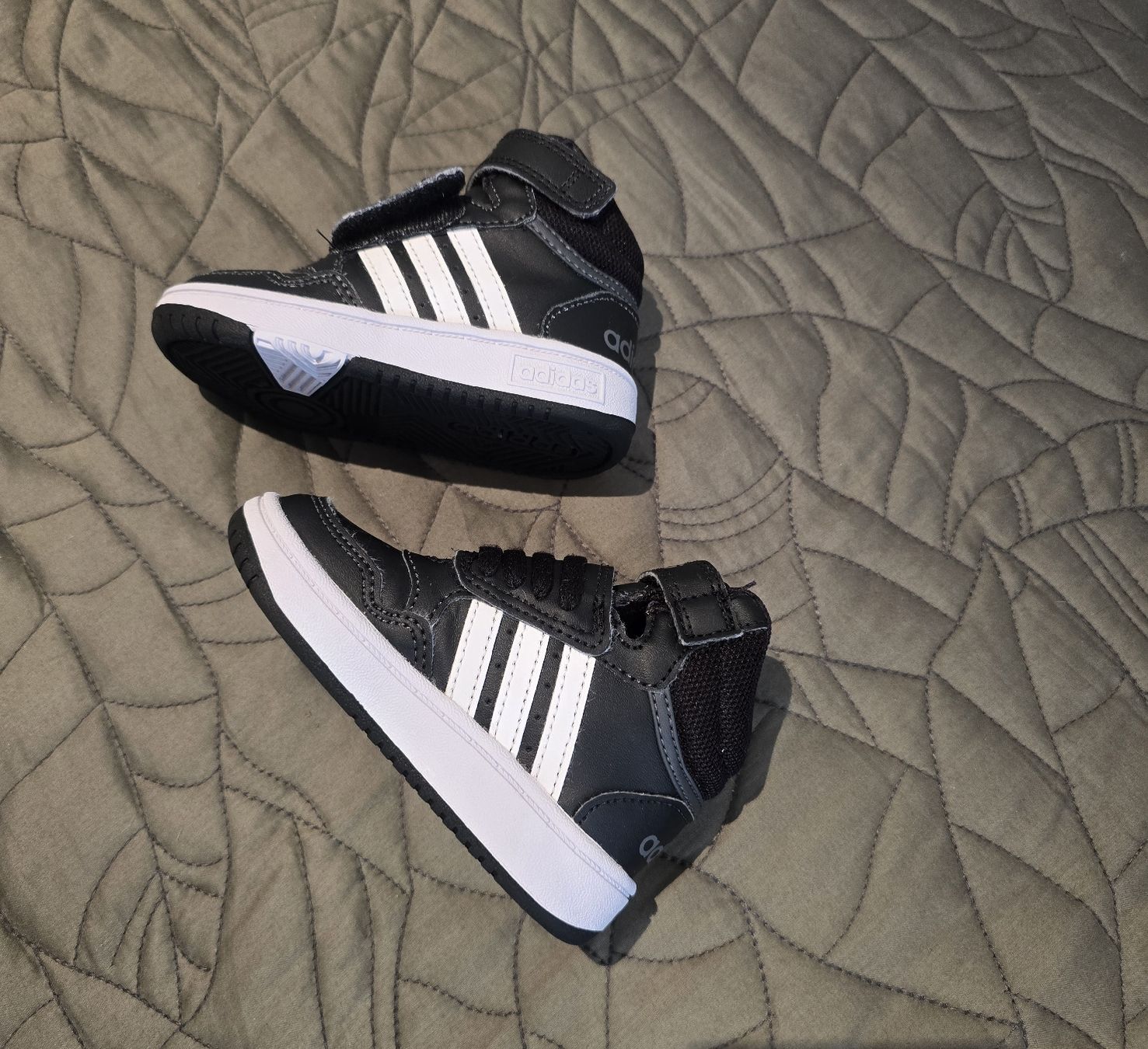 Adidas Schuhe für Jungen: Adidas Kinder Schuhe,  Gr.22 – Neu und originalverpackt aus Rorschacherberg von Olgamedved 3