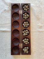 Handgeschnitztes Holz-Mancala (Kalaha) | Antikes afrikanisc