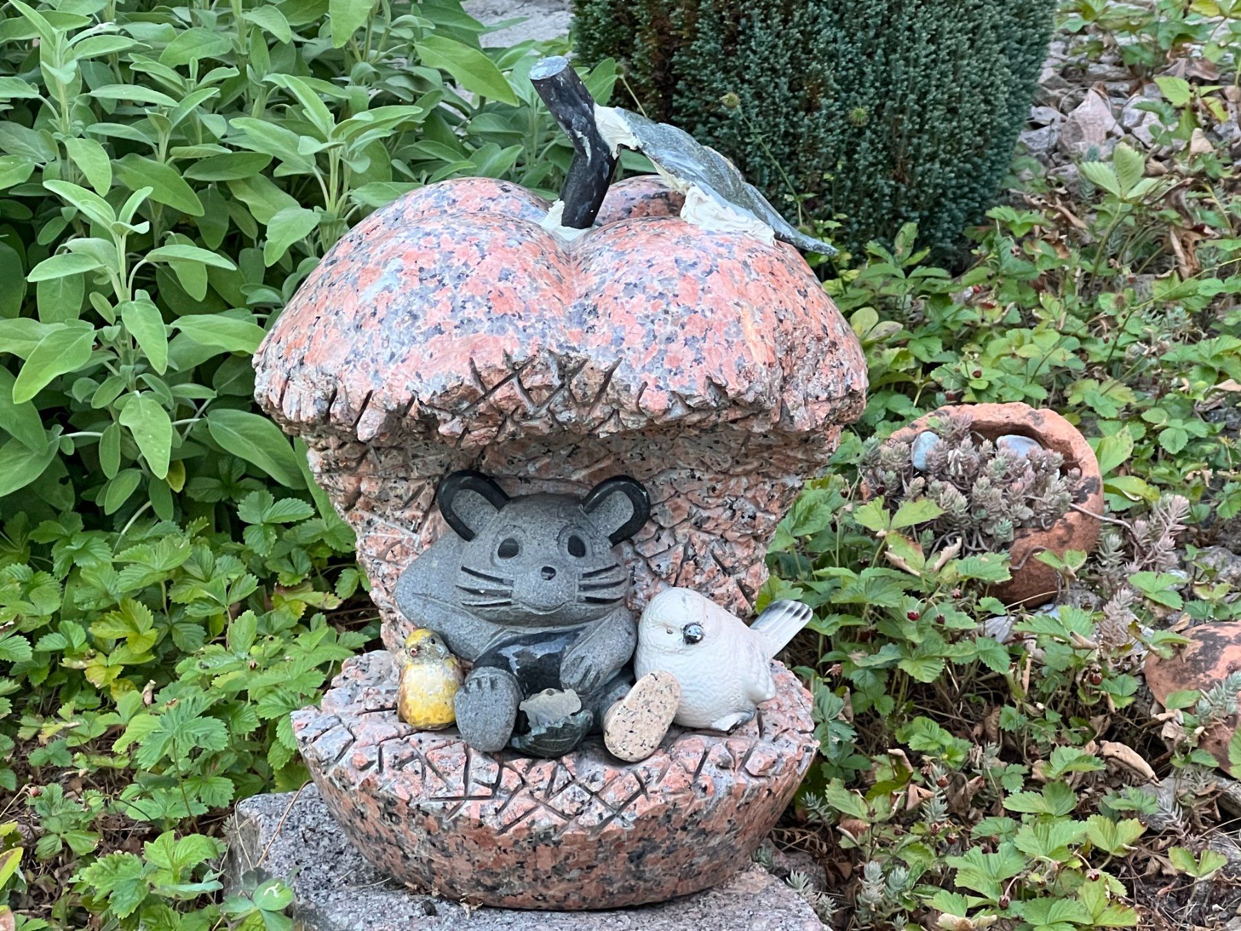 Figuren: Gartenfigur Apfelform Marmor Granit – Gebraucht aus Wettingen von pozza01 4