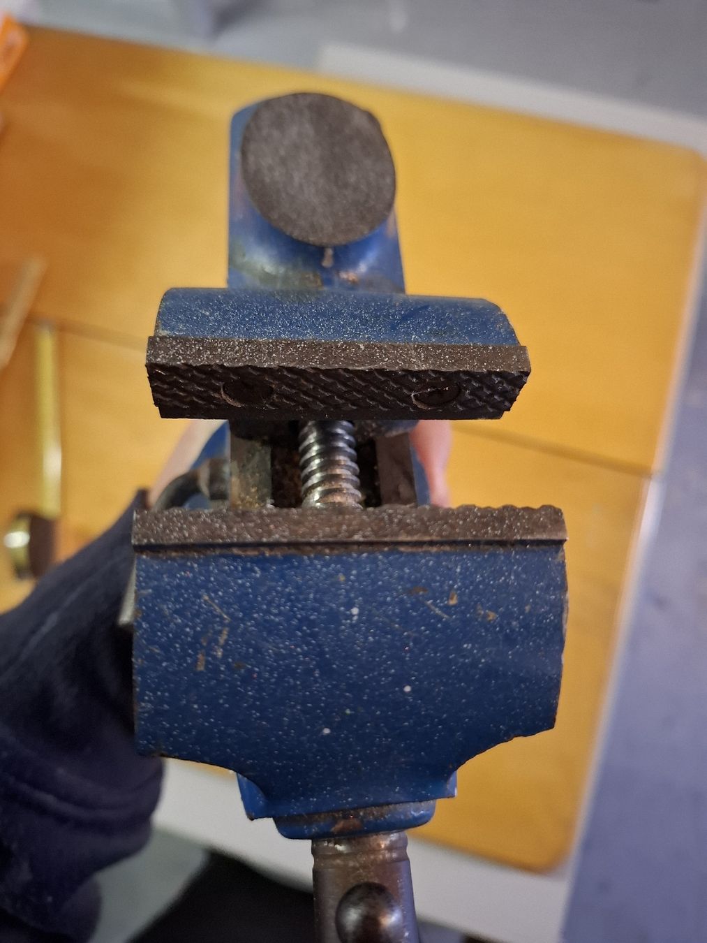 Alle Werkzeuge: Schraubstock klein. – Gebraucht aus Hunzenschwil von Hardrock6 1