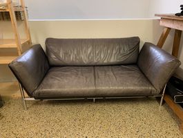 Leder Sofa grau Metallgestell guter Zustand gebraucht