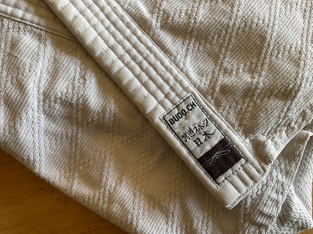Kimono: Kimono de judo – Usato da Correvon venduto da HelloBello71 2