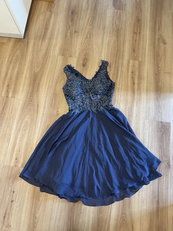 Rückenfreies Cocktailkleid mit Pailletten, ungetragen