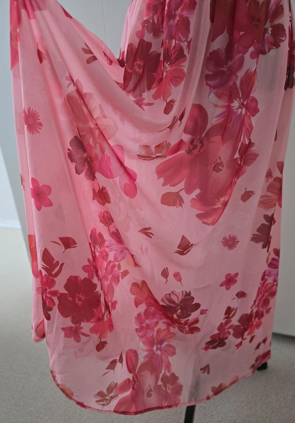Kleider: Sommerliches Maxikleid mit Blumenmuster, Grösse M – Neu (gemäss Beschreibung) aus Rheinsulz von Gilea 7