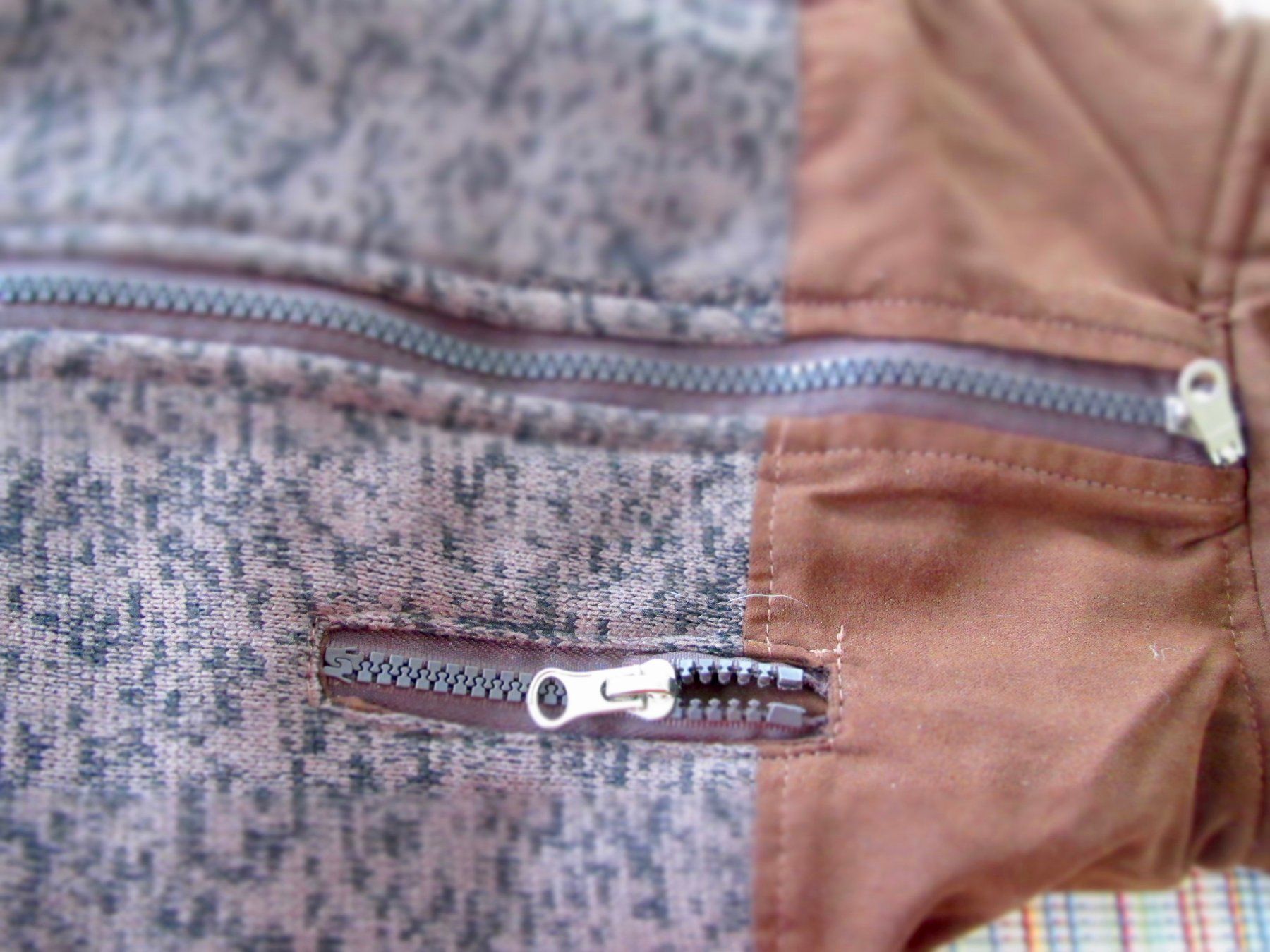 Abbigliamento: MANTEAU POUR CHIEN – Usato da Murten venduto da Selliot 8