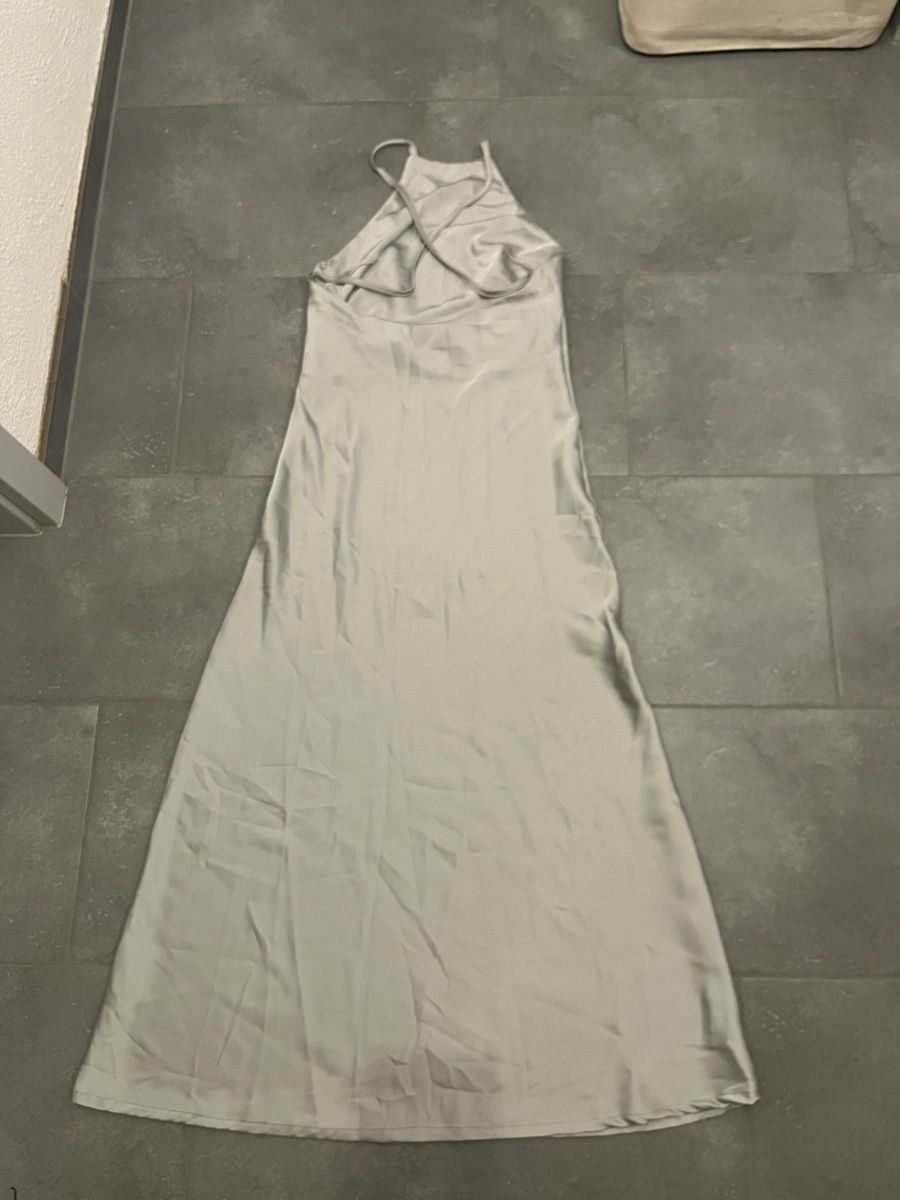 Robes: Graues / Silbernes Kleid – Neuf avec emballage d'origine à Bellikon par Ruth_62 1