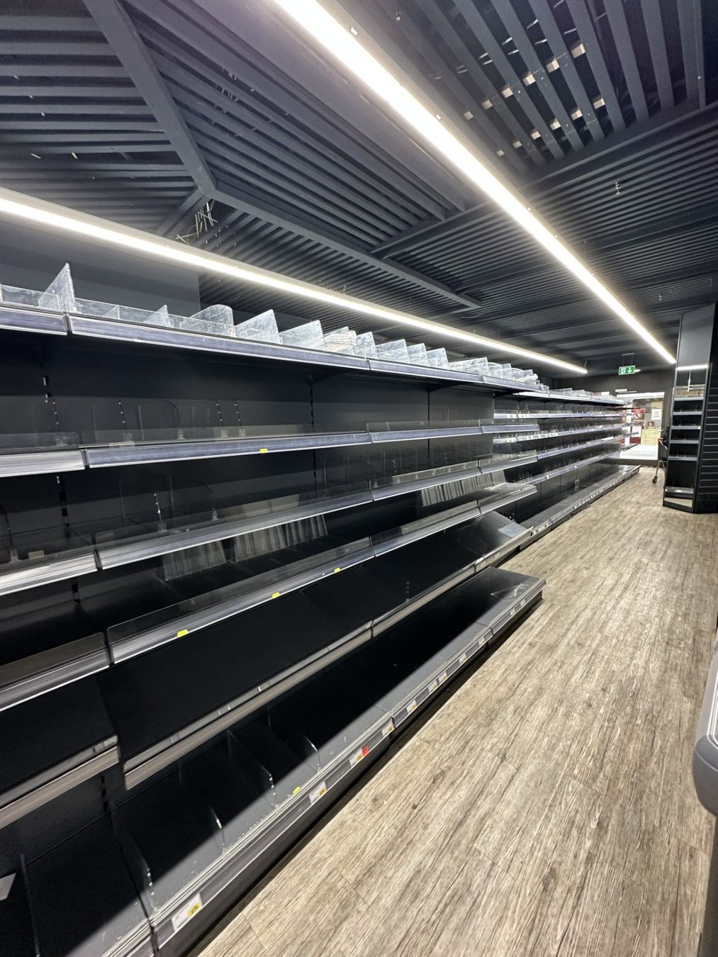 Scaffali: Gondel regale ca 20 m – Usato da Niederhasli venduto da aye_8rlb