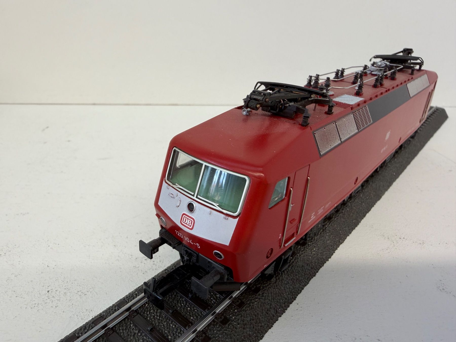 Märklin Modellini di ferrovie: Lokomotive 3353 BR 120.1 – Usato da Büsserach venduto da ModellbahnDepot 3