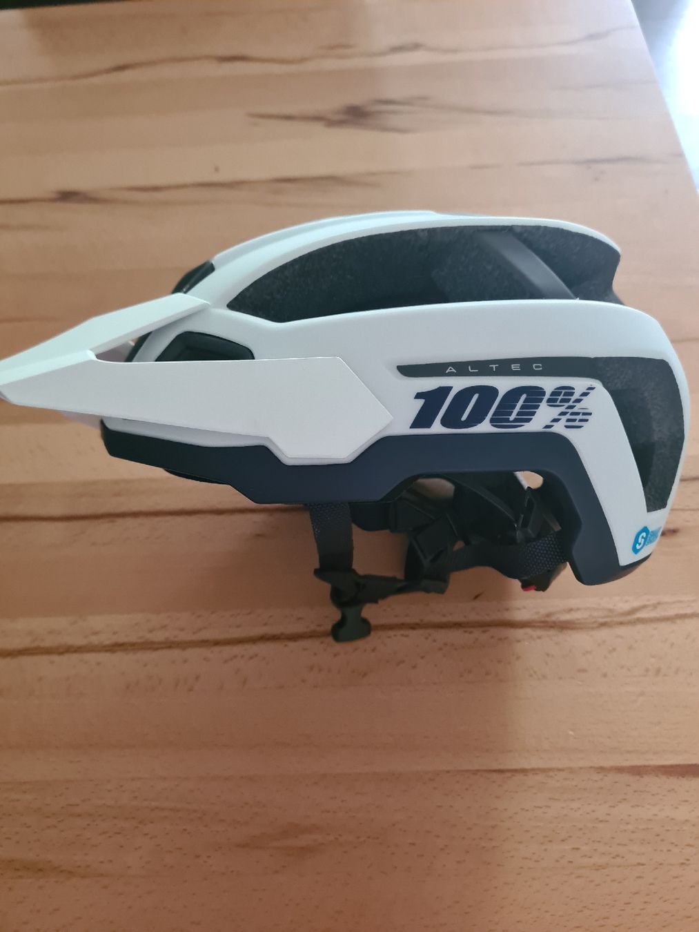 Helme: Velohelm 100% – Neu (gemäss Beschreibung) aus Schlatt ZH von Deiali 2