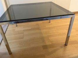 Couchtisch mit Glasplatte und Metallgestell quadratisch