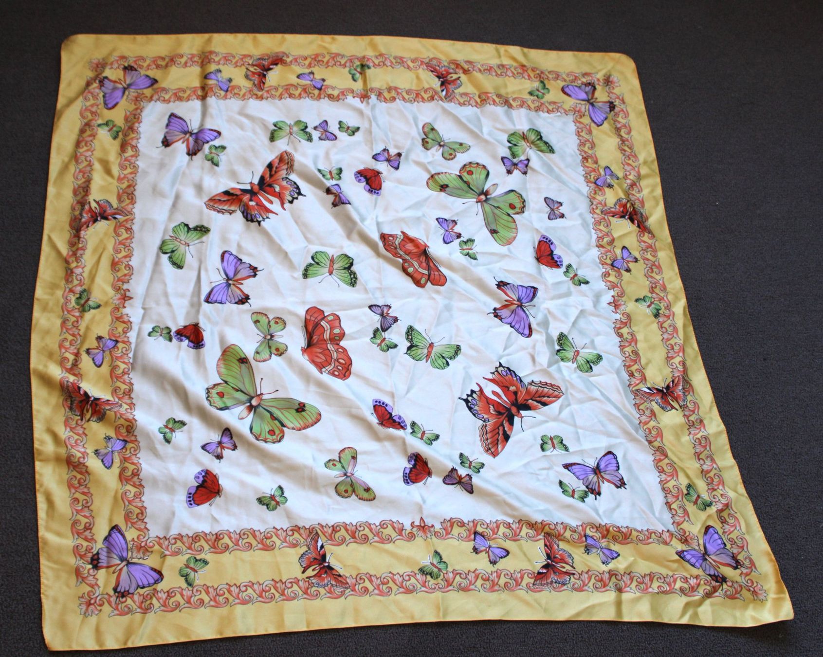 Foulard & Sciarpe: Foulard – Usato da Schaan venduto da antikes_und_kurioses 2