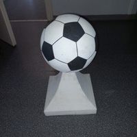 Fussball aus Beton zur Dekoration