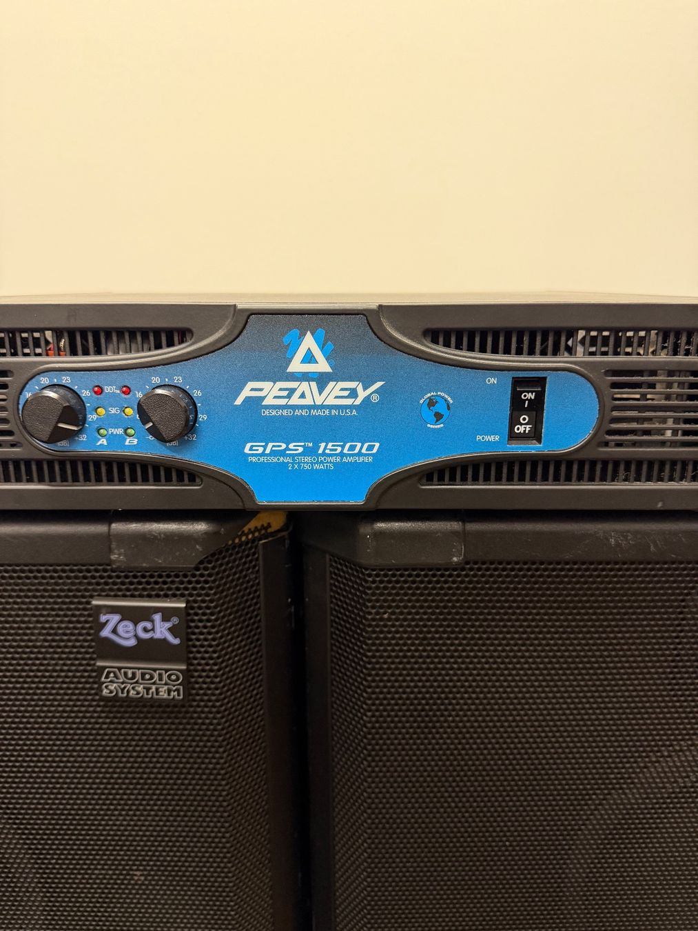 Peavey Amplificatori: PA Zeck mit Peavy Endstufe – Usato da Rothrist venduto da electricGipsy 3