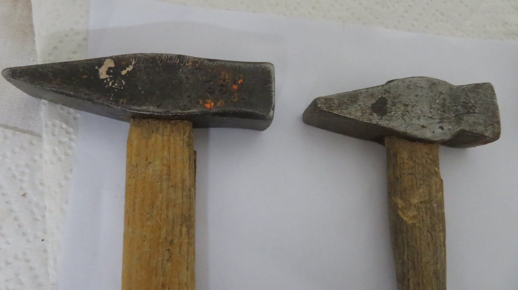 Tutti gli attrezzi: Hämmer 4 Stück antik 2 davon gemarkt – Usato da Wetzikon ZH venduto da morda1954 1