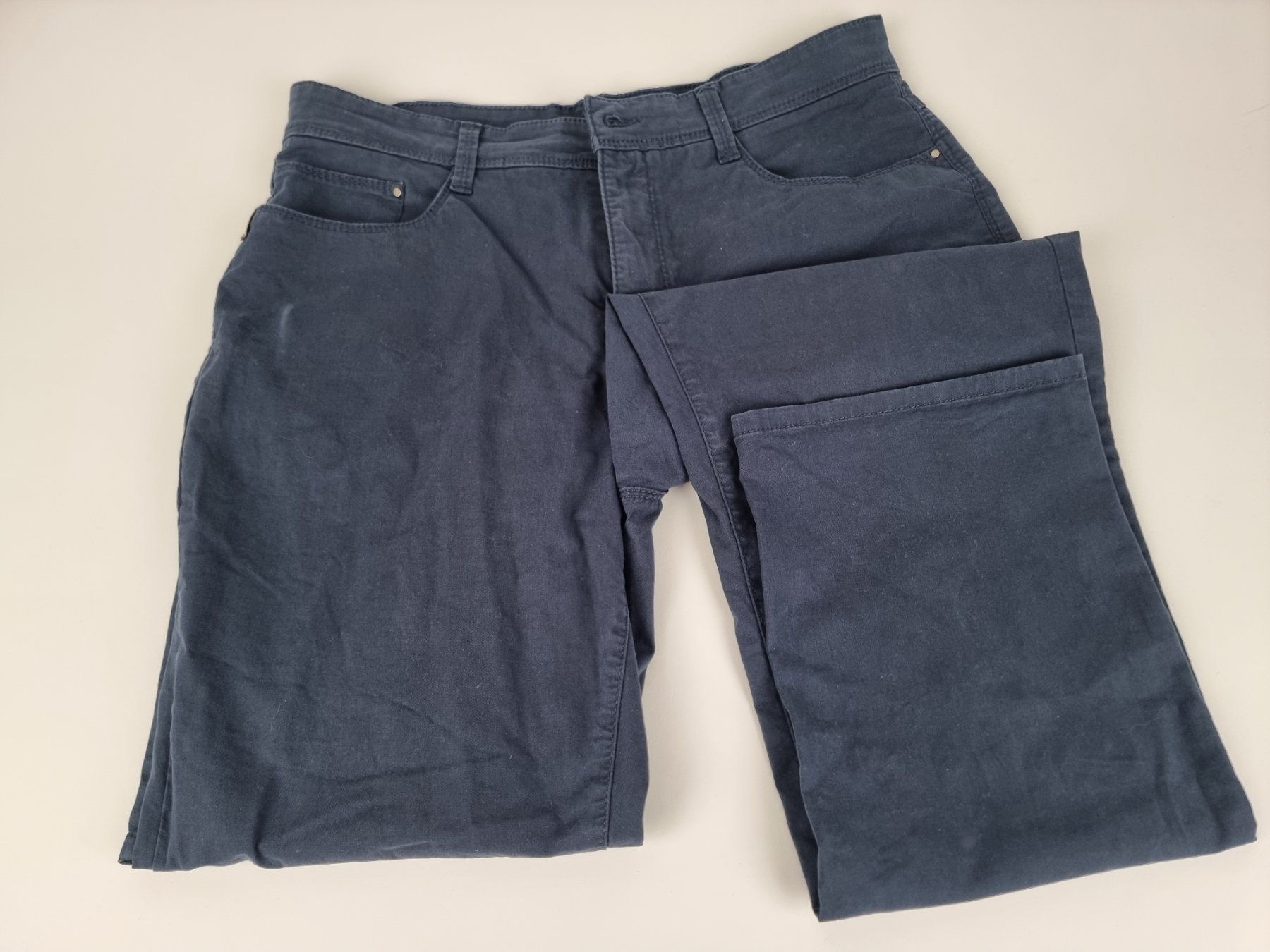 Jeans: Frauenjeans – D'occasion à Urtenen-Schönbühl par Restwert_Schoenbuehl 3
