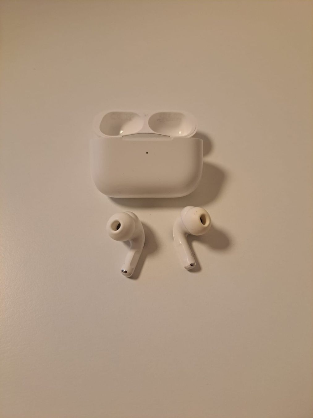 Apple Cuffie: Apple Airpods – Usato da Menzingen venduto da Fleischklopfer 3