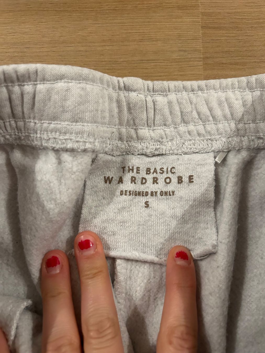 Pantaloni: Training gris clair très agréable – Usato da Delémont venduto da elena_neuhaus 1