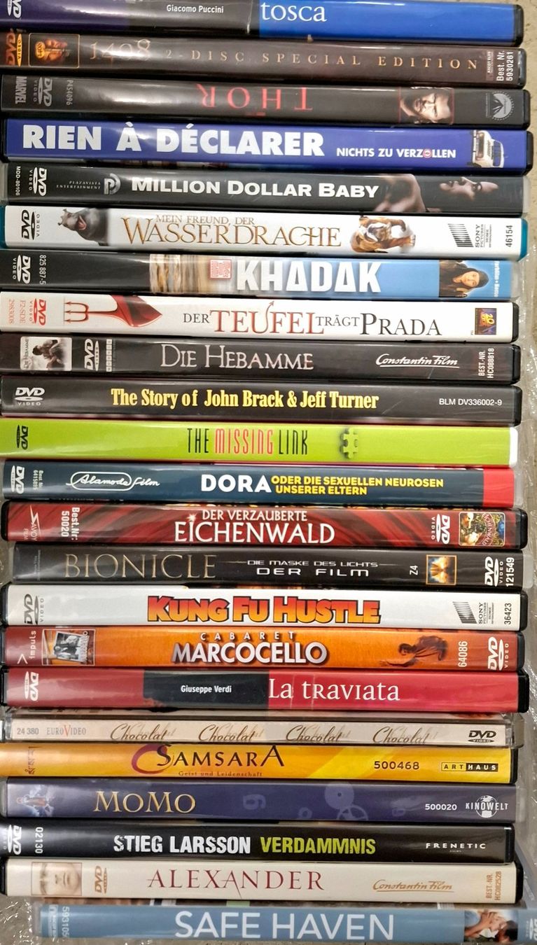 Tutti i DVDs: 130 verschiedene dvd – Usato da Zürich venduto da Loubol
