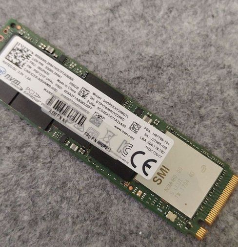 Intel Schede di memoria: Intel SSD 256GB M.2 NVMe PCIe SSD – Usato da Adliswil venduto da Foolonthehill
