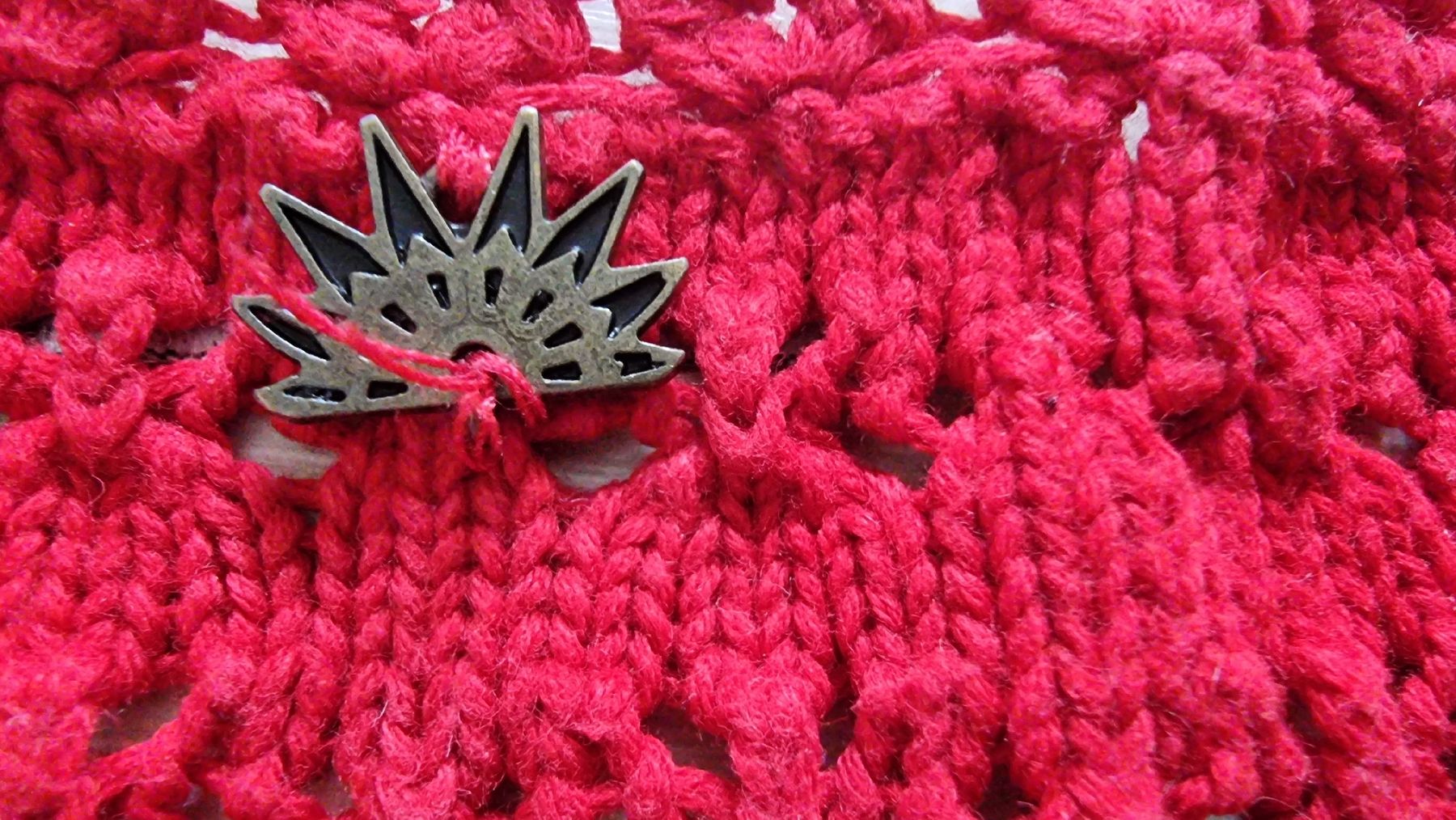 Maglioni & Felpe: Bonobo Damenpullover rot Gr. S gestrickt Lochmuster Herbst  – Usato da Wigoltingen venduto da Zuckerfee84 3