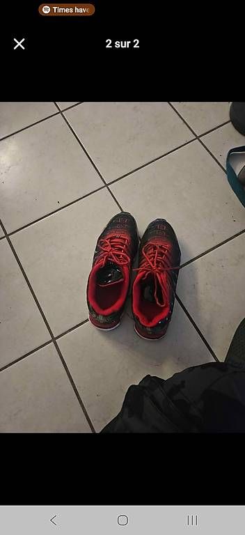 Scarpe da uomo: Chaussure rouge noir taille 42 – Usato da Apples venduto da Kingaghost