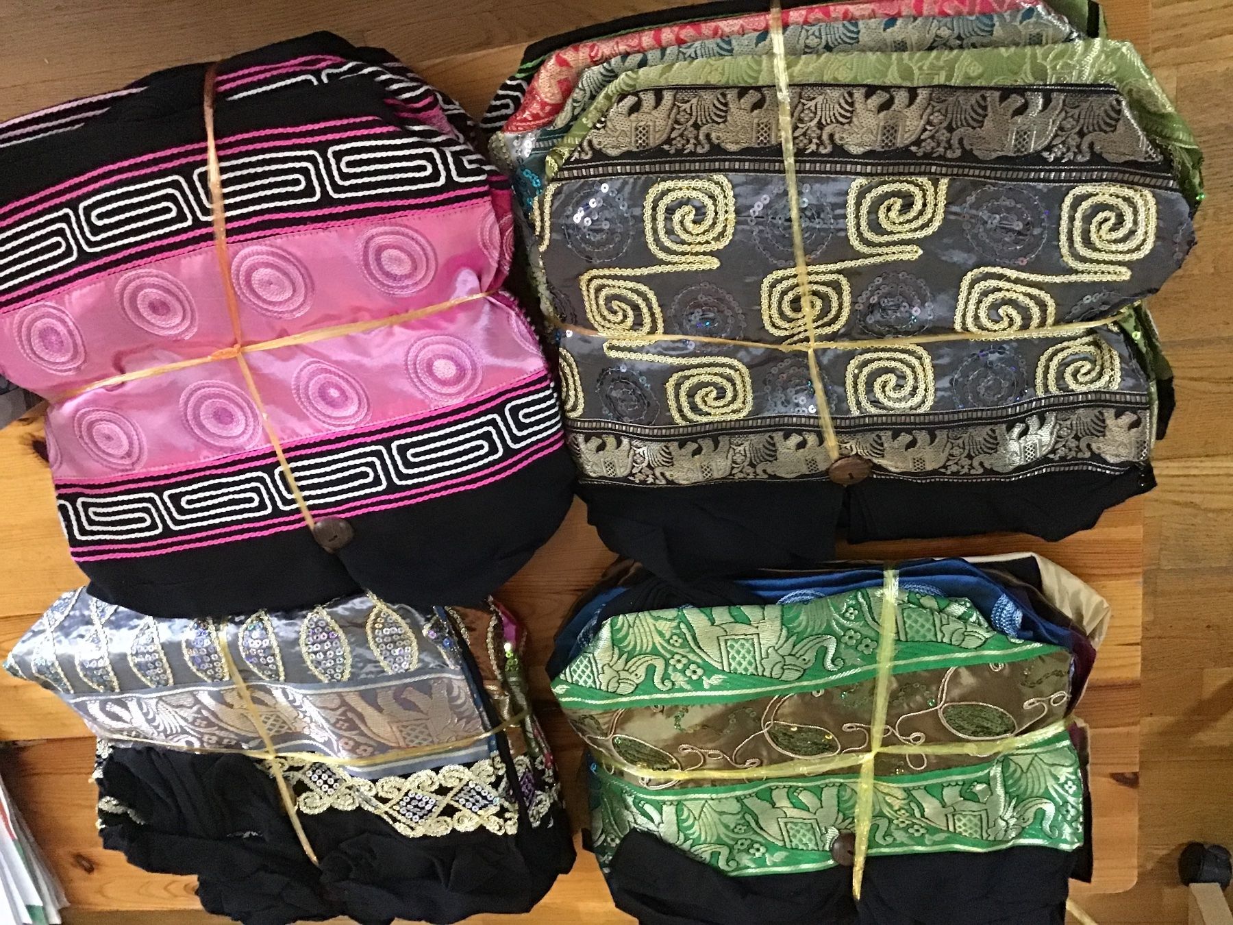 Taschen für Damen: 110 sacs à mains artisanaux thaïlandais – Neu und originalverpackt aus Lausanne von topthai 2