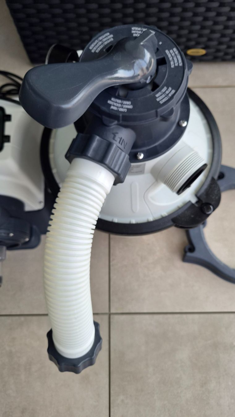 Intex Accessori per Piscine: Intex Sandfilteranlage – Usato da Bürglen TG venduto da Liketobuy