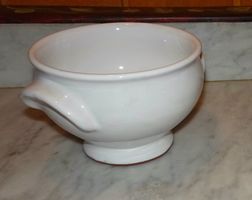 Mini soupière blanche en céramique de Hongrie