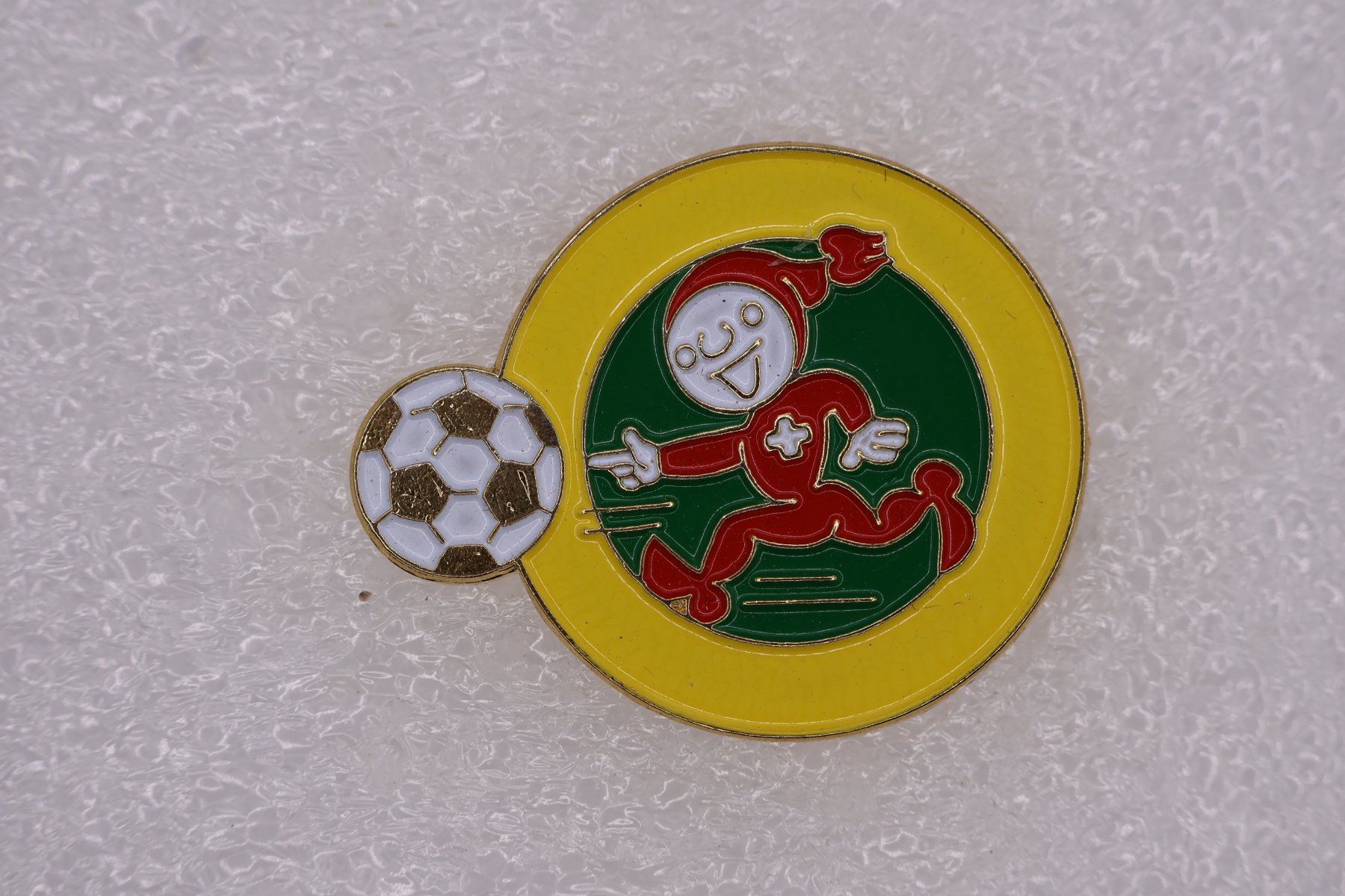 Placchette & Badge: KNORRLI  Fussball – Usato da Winterthur venduto da Sammleroase