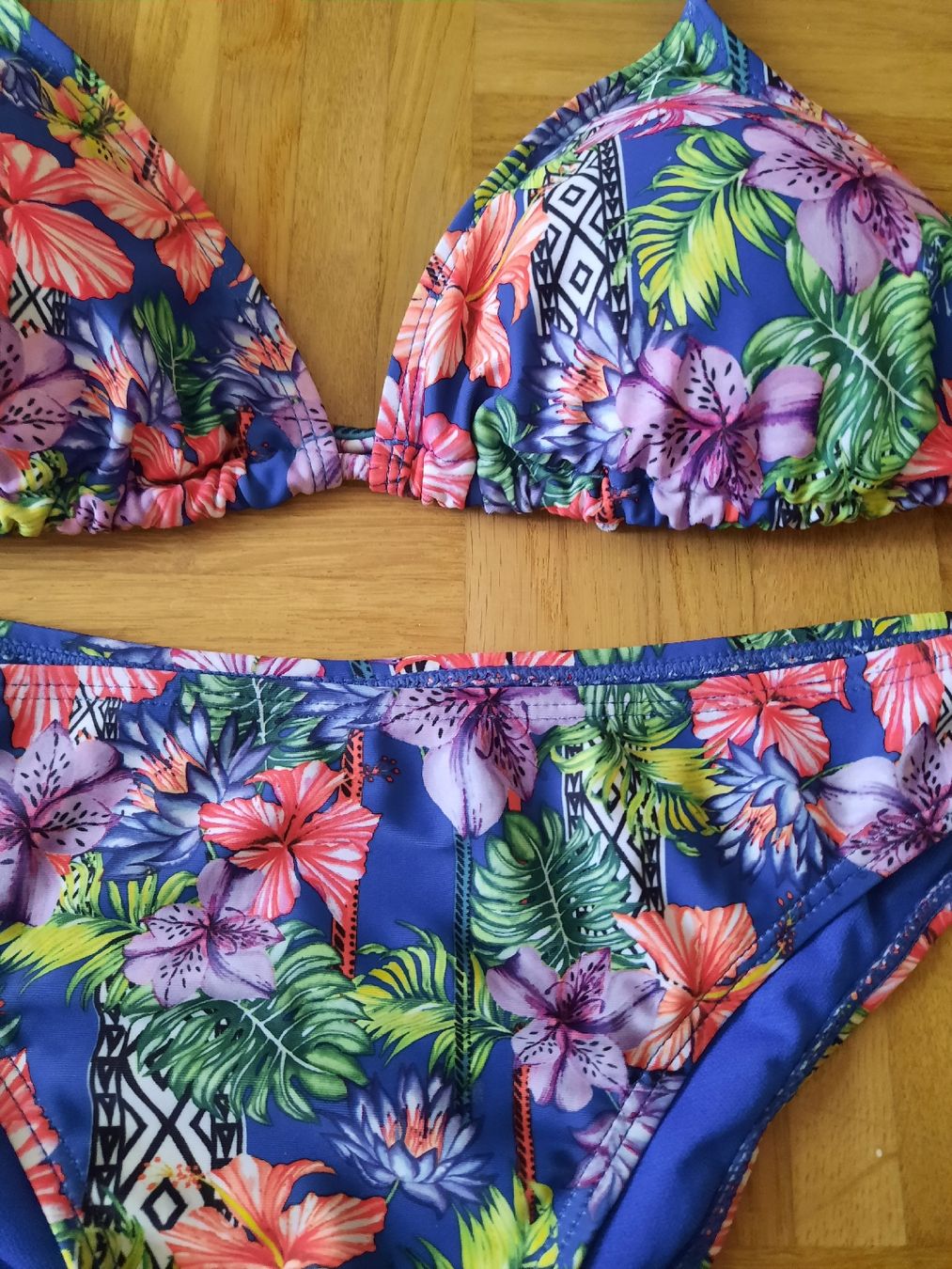 H&M Costumi da bagno & Bikini: Damen Bikini blau Blumenmuster Grösse S neu – Nuovo (secondo la descrizione) da Ettingen venduto da Guggerin 1