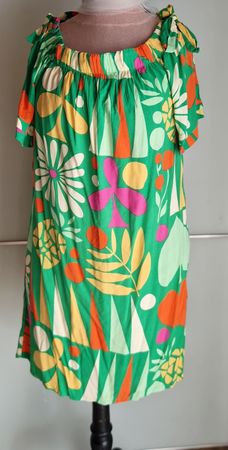 Sommerliches, grünes Kleid mit Blumenmuster, Grösse M