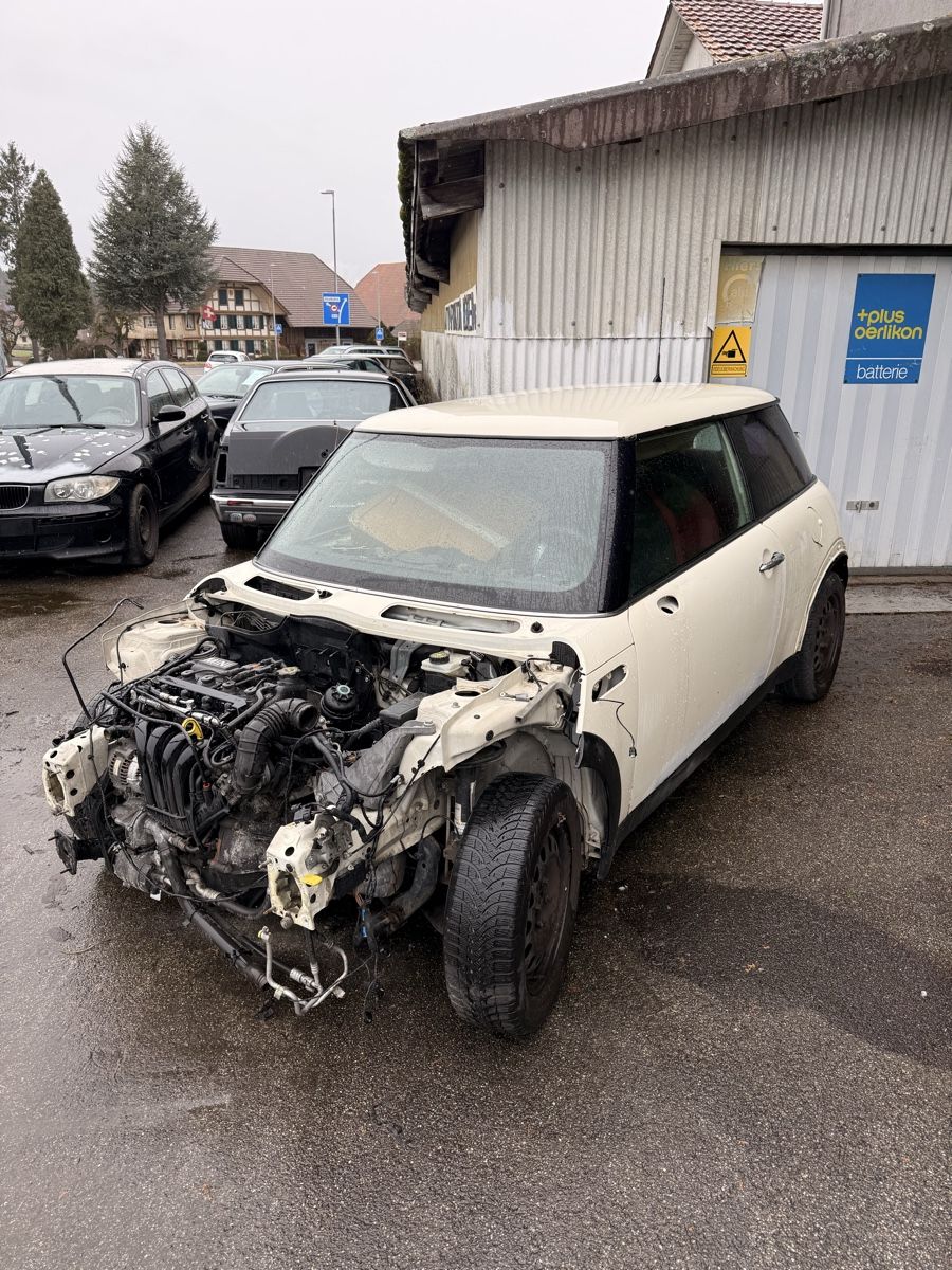 Mini Automobili: Mini Cooper zu Verkaufen, ab Platz! – Usato da Grafenried venduto da ErnstEggerAG