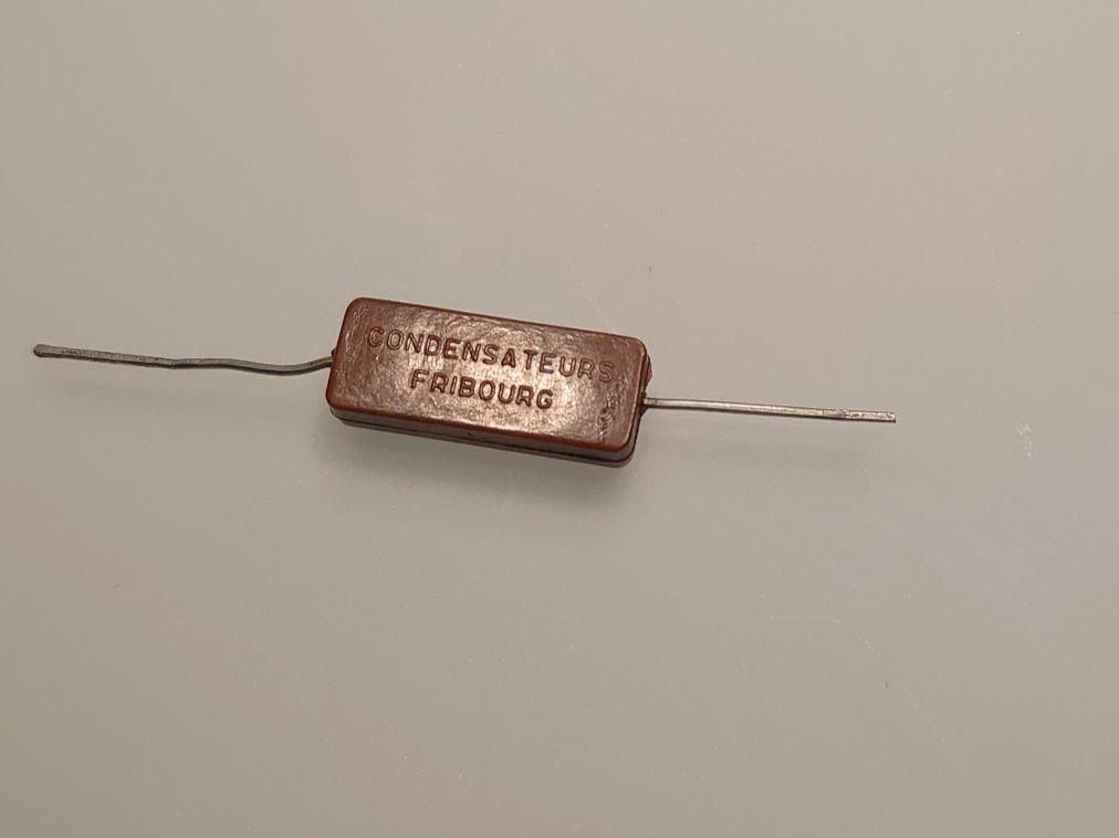 Elektronikbauteile: Originaler "Condensateurs Fribourg" 40pF – Gebraucht aus Mollis von Svenhubi 1