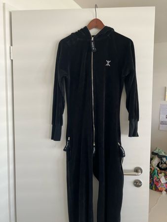 OnePiece Jumpsuit, Schwarz, Samt, Gr. S - Kuschelig!