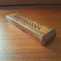 Boîte de rangement pour encens bois et laiton