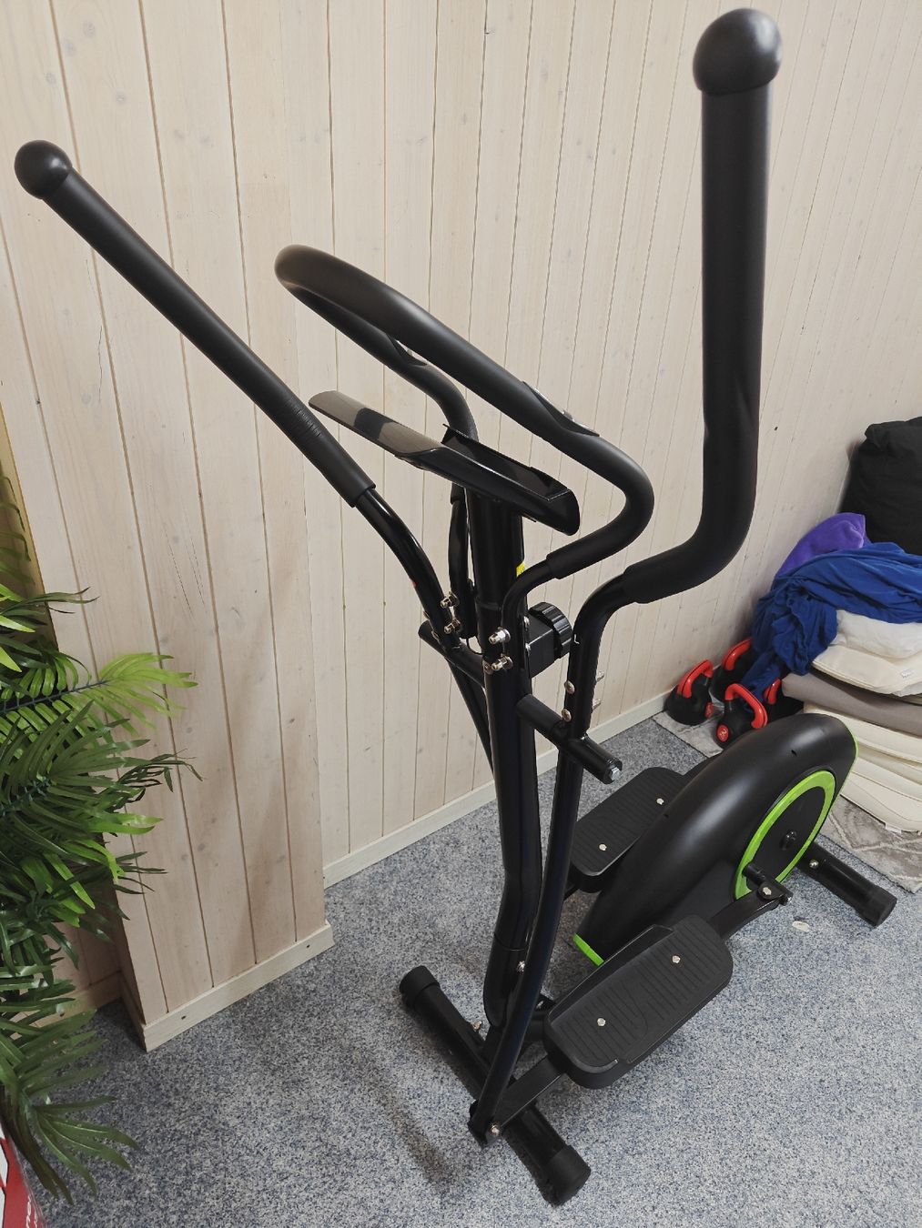 Hometrainer: Crosstrainer  Fitnessgeraet – Nuovo (secondo la descrizione) da Wiesendangen venduto da Aschibaschi 2