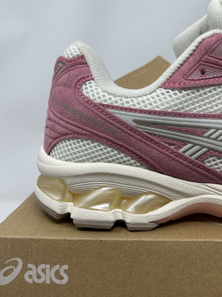 Asics Scarpe da uomo: ASICS Turnschuhe Gr. 43.5Rosa Weiss – Nuovo (secondo la descrizione) da Luzern venduto da kim221080 2