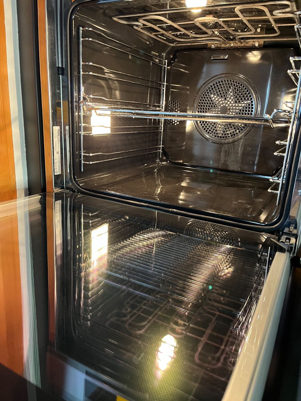 Miele Forni: MIELE Backofen mit Pyrolyse und Speisethermometer – Usato da Felsberg venduto da Memef 2