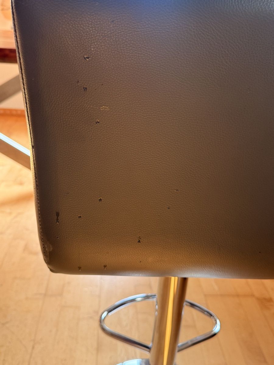 Hocker: Barhocker Kunstleder gebraucht 4 Stück – Gebraucht aus Andelfingen von mir_k5sx 3