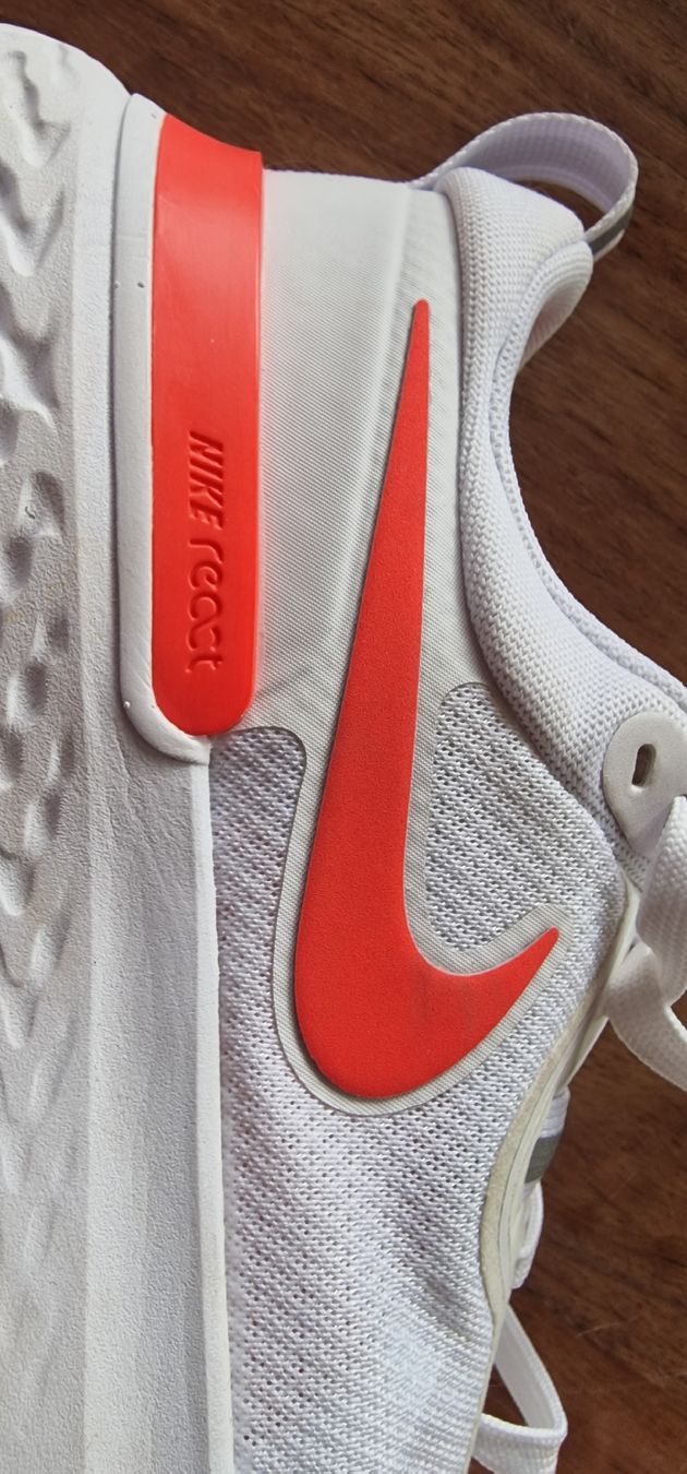 Nike Scarpe da uomo: Nike React Laufschuhe, weiss-orange, Grösse 41, Neu – Nuovo (secondo la descrizione) da Hinwil venduto da Sunnestraal 4