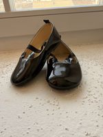 Chaussures vernies noires enfant, taille 23, parfait état!