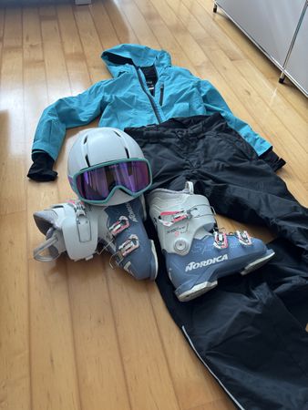 Skiset Reima Jacke Hose Giro Helm Nordica Grösse 146