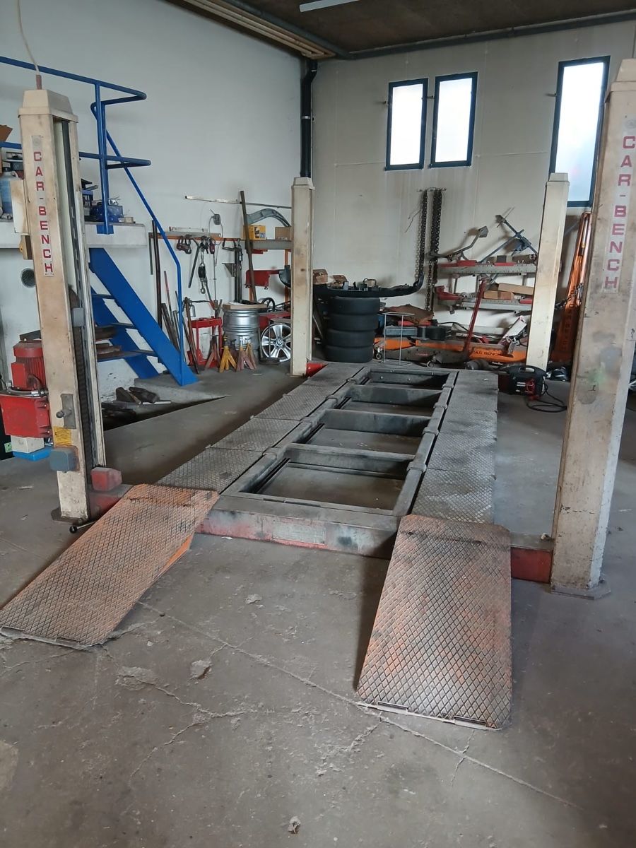 Tutte le macchine: Lift de carrossier / marbre  – Usato da Soyhières venduto da Essor 8