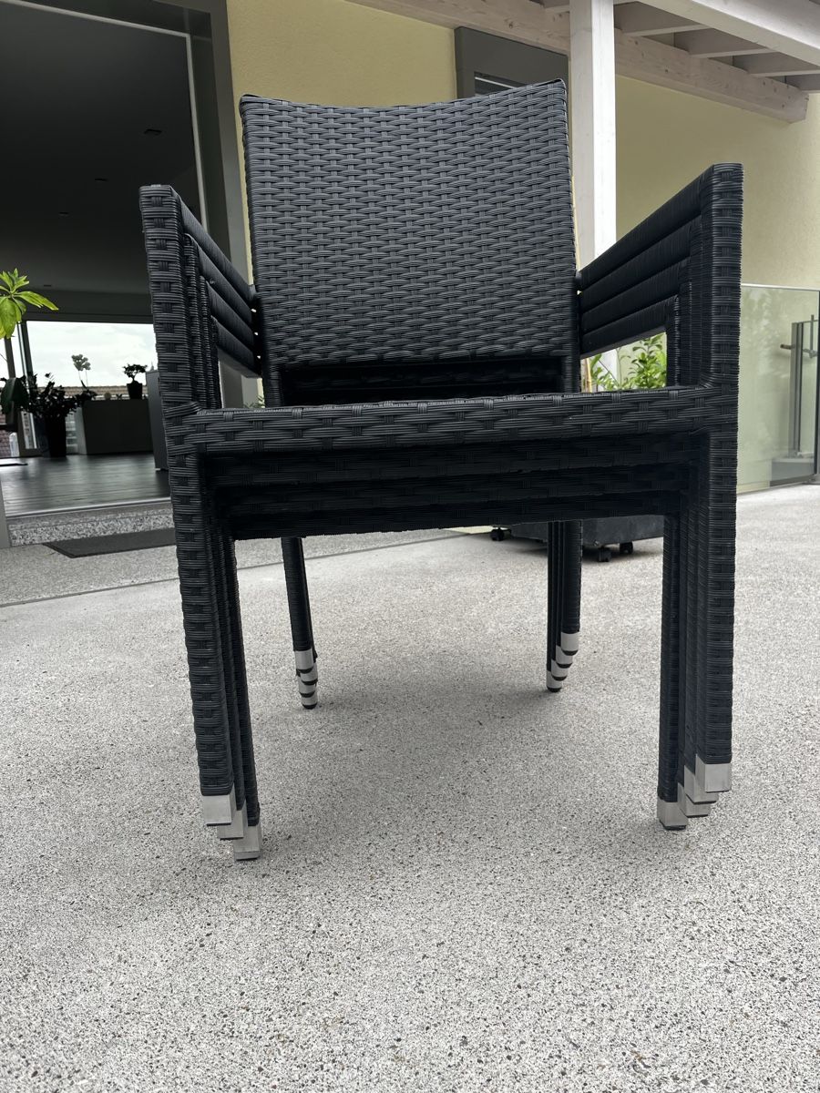 Set di tavolo e panche: Gartenmöbel-Set, 1 Tisch mit Glasplatte, 4 Stühle – Usato da Wollerau venduto da Garten1957 7