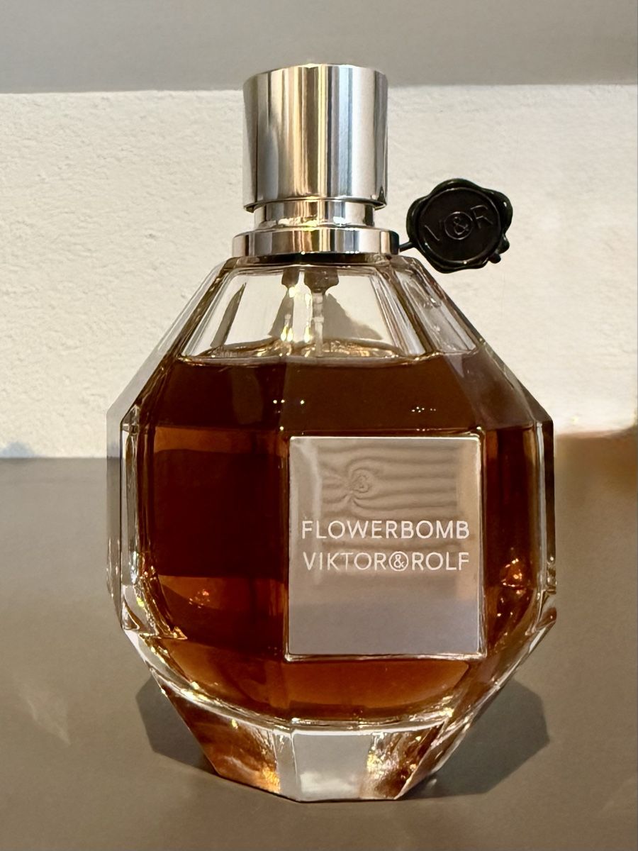 Parfums & Eau de Toilette: Viktor & Rolf Flowerbomb – D'occasion à Wabern par jofreebe